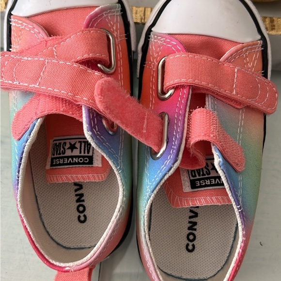 Toddler girl size 7 converse brand new in box - Picture 4 of 5